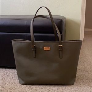 Michae Kors Purse
